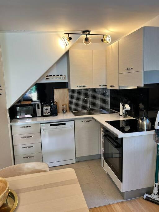Centre Apartment *